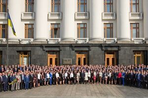 Порошенко поручил главам районных администраций ускорить строительство укреплений