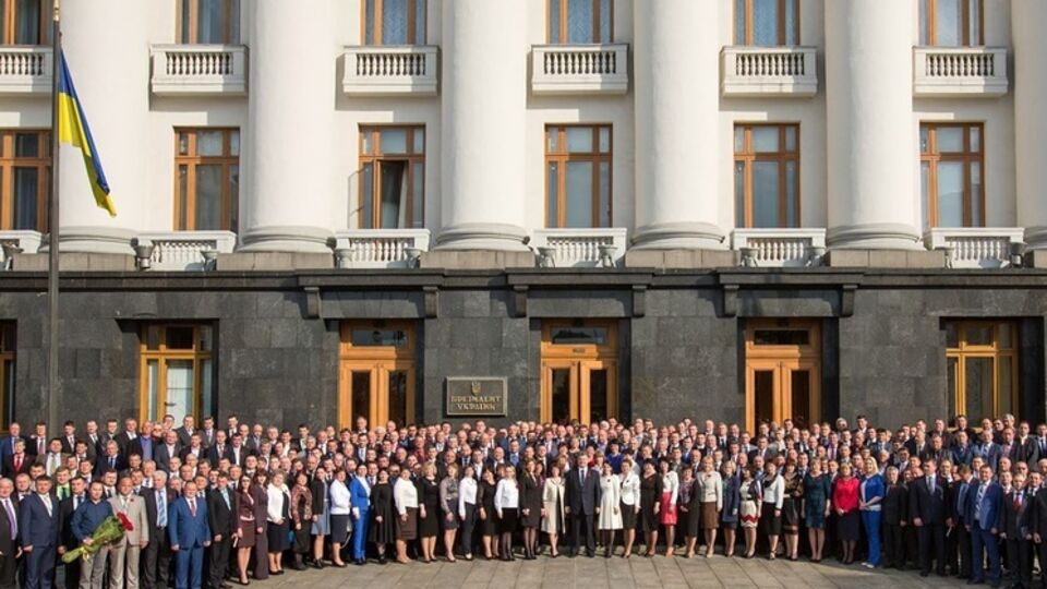 Порошенко поручил главам районных администраций ускорить строительство укреплений