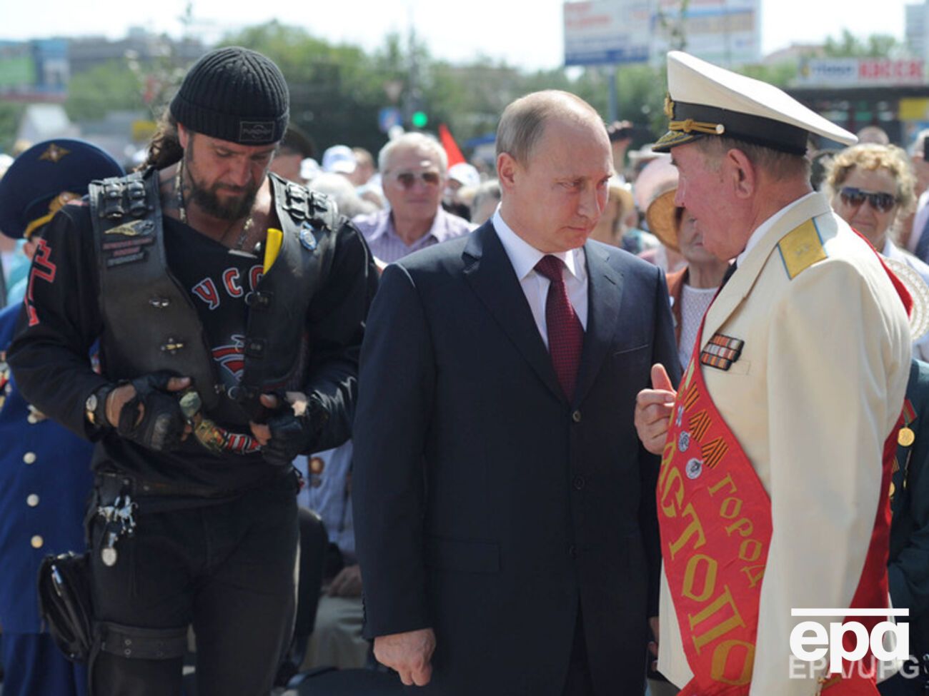 Гибридная война, развязанная против Украины, должна научить мир правильным путям реагирования, считает Гройсман