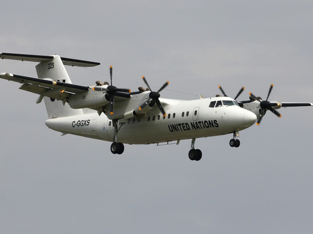 Турбовинтовой самолет Dash 7