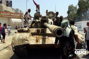 В Адене продолжаются столкновения между повстанцами-хуситами и лоялистами