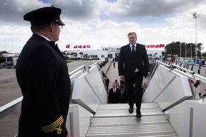 На следующей неделе Коморовский посетит Украину