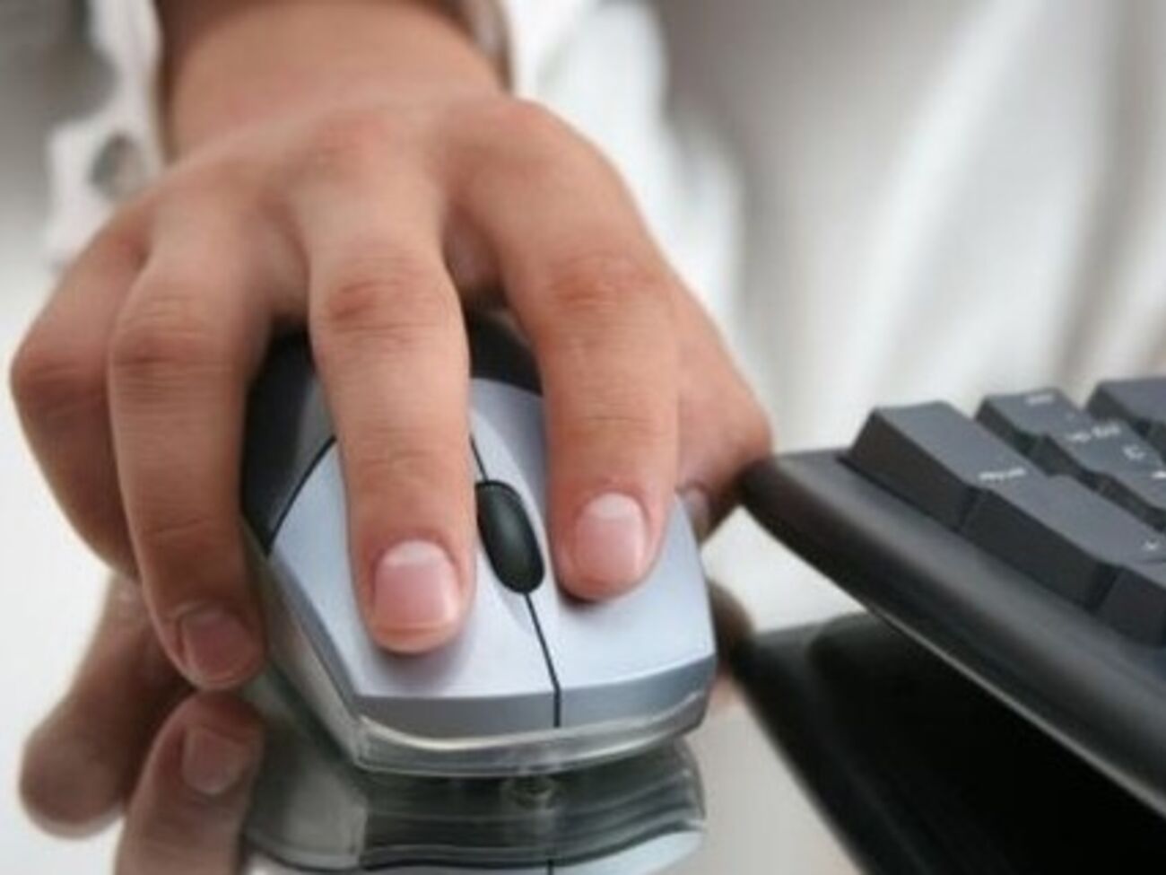 Александер: Это боты, созданные общим агентом, и комплекс доказательств четко указывает на Москву