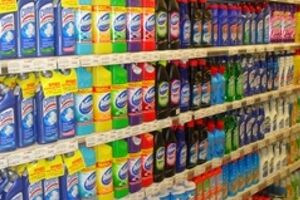 Роспотребнадзор запретил ввоз в РФ "Mистер мускул" и "Туалетного утенка" из Украины