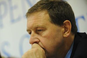 С момента прихода В. Путина к власти до января 2014 г. российские военные расходы составляли в среднем 2,5---3,2% ВВП