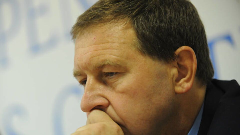 С момента прихода В. Путина к власти до января 2014 г. российские военные расходы составляли в среднем 2,5---3,2% ВВП