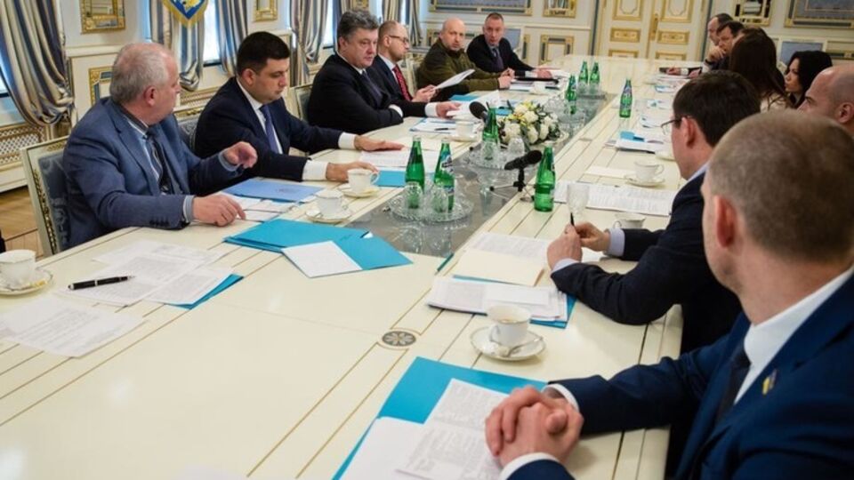 Петр Порошенко встретился с руководителями фракций из парламентской коалиции