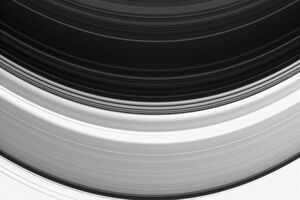 Cassini сделала фото одного из колец Сатурна