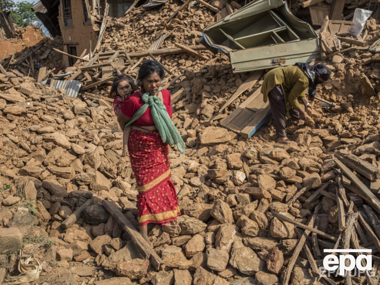 Непал продолжает "трясти"
