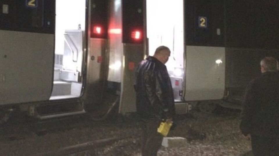 Пассажирский поезд Нyundai сошел с рельсов 28 апреля