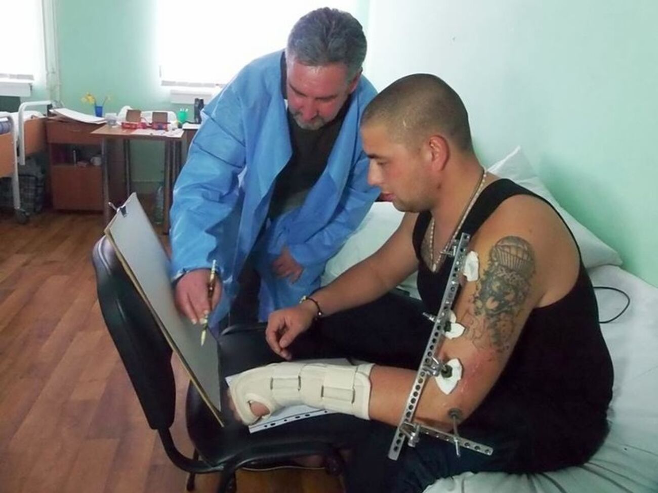 Картины раненных украинских бойцов выставят в художественных галереях Днепропетровской области