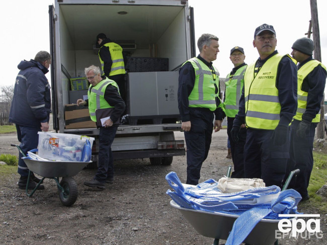 В этот же день отправится последний рейс с телами погибших в Нидерланды, на нем будут лететь останки семи человек