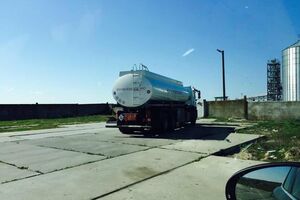 Левус: Совместно с МВД задержали четыре контрабандных бензовоза в Очакове и два --- в Скадовске