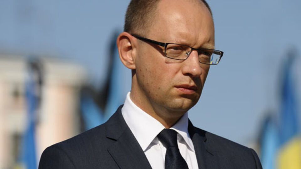 Яценюк: Мы рассмотрим вопрос об установлении для следователей, которые расследуют наиболее важные дела, зарплат до 30 тыс. гривен