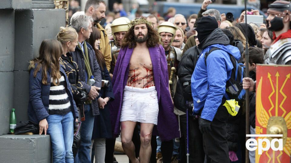 Реконструкция Страстей Христовых в центре Лондона