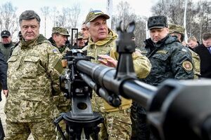 Порошенко осмотрел новую военную технику. Фоторепортаж