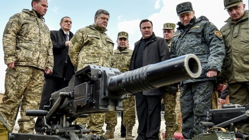 Порошенко ознакомился с техникой украинского производства