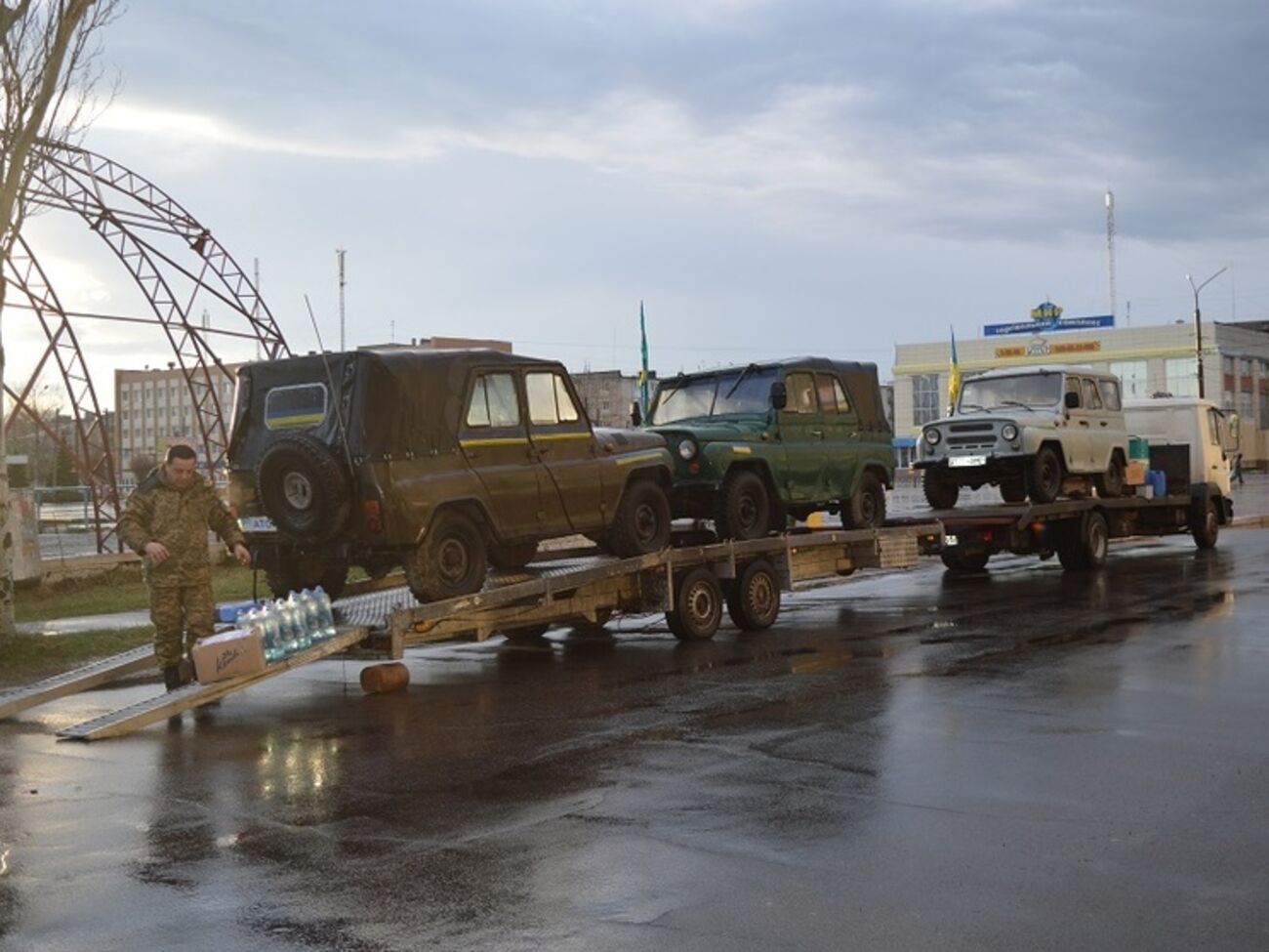 В Северодонецк доставили "УАЗы"