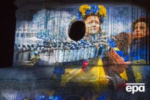 На открытии "Французской весны" киевлянам показали световое шоу на башне Софийского собора