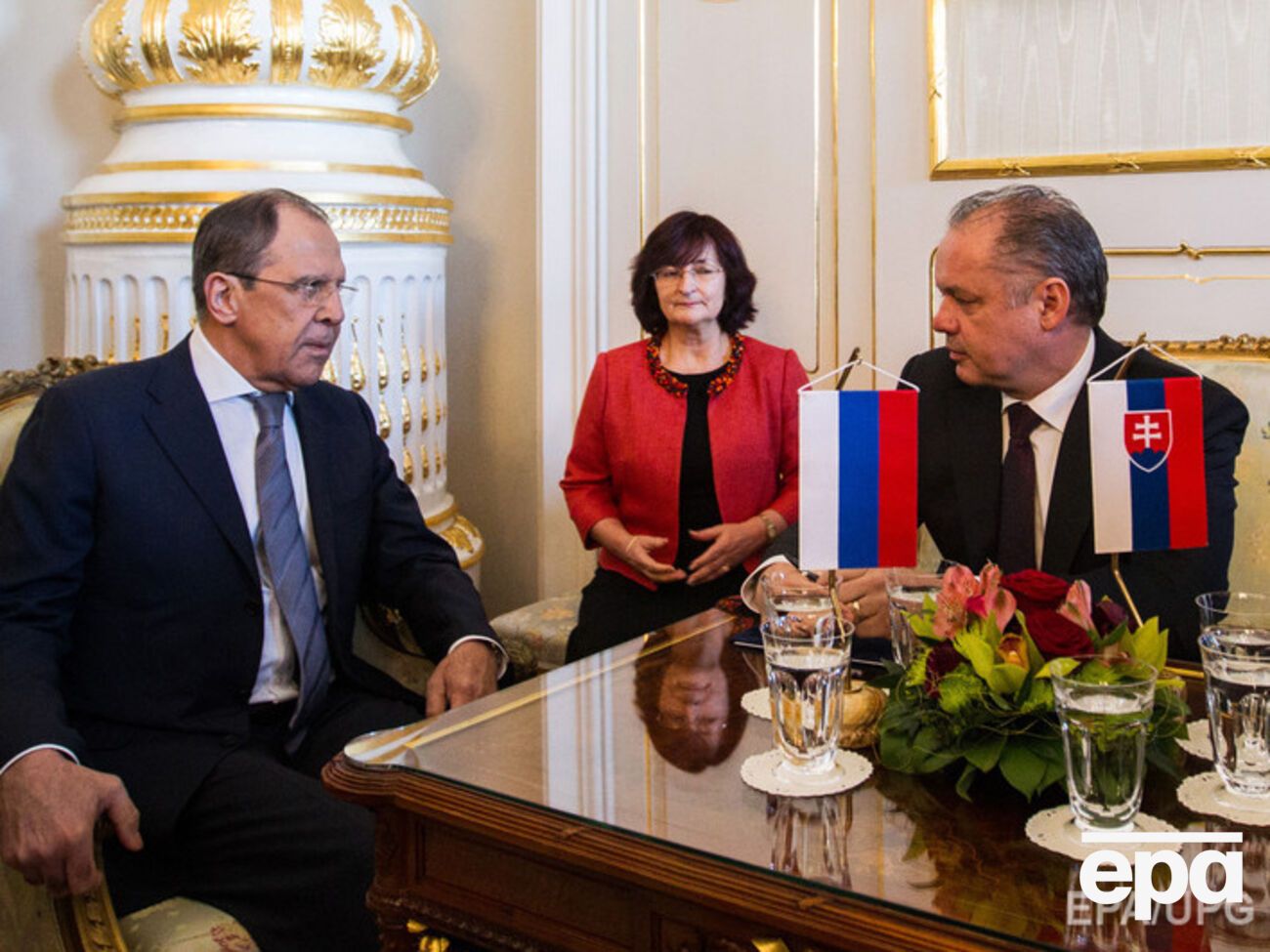 Киска встретился с Лавровым