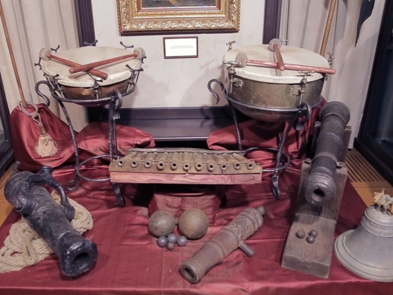 На выставке представлены более 300 экспонатов из частной коллекции семьи Шереметьевых