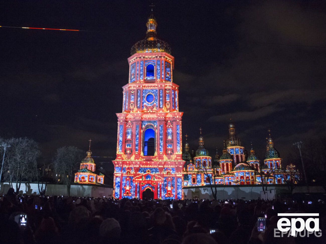 Лазерное шоу на открытии "Французской весны 2015" на Софийской площади в Киеве. Видео