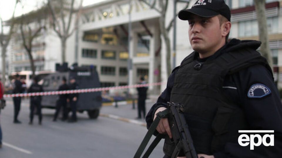 Полиция намерена арестовать 34 военных