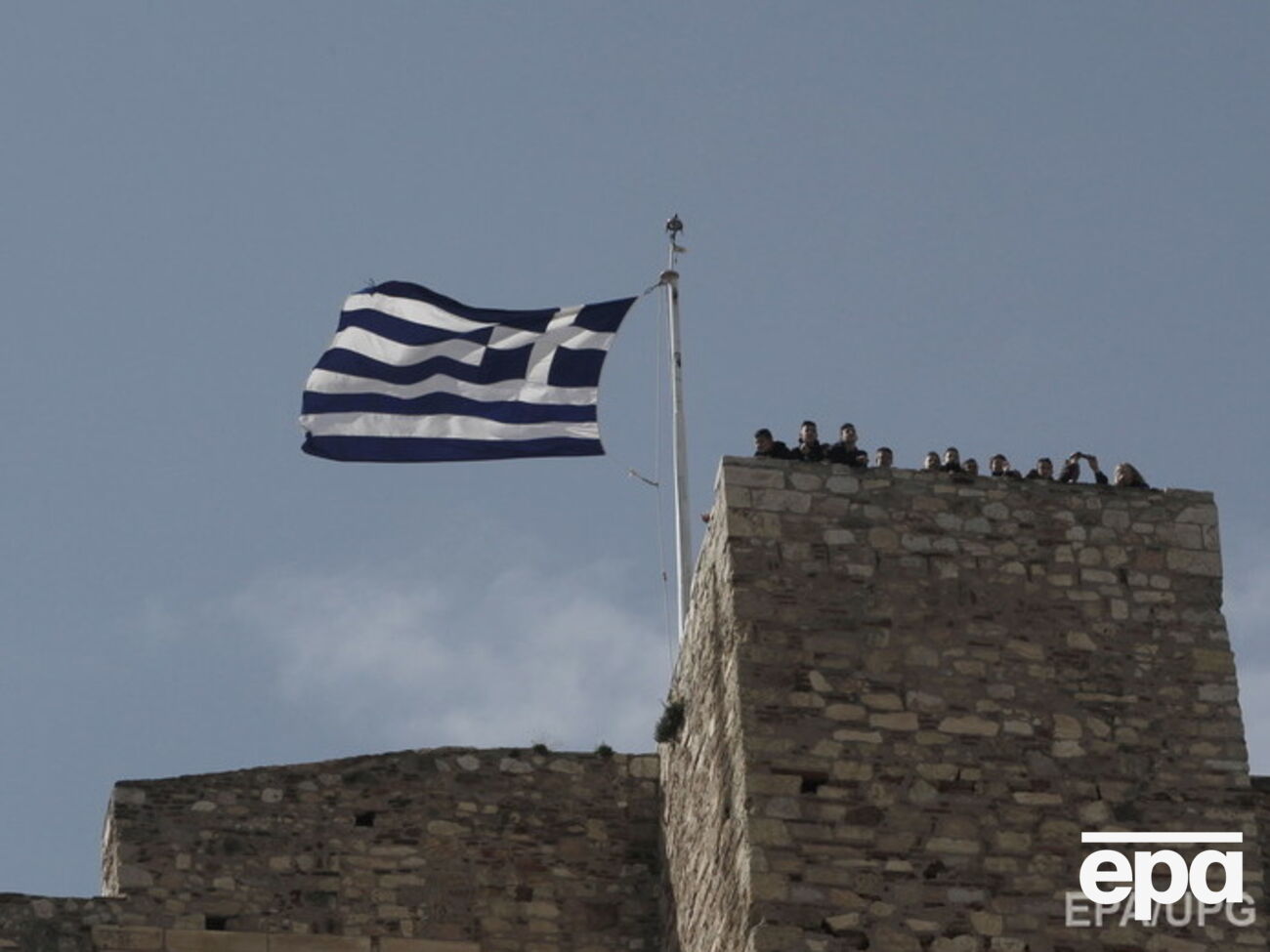 Греция начинает рассчитываться по долгам