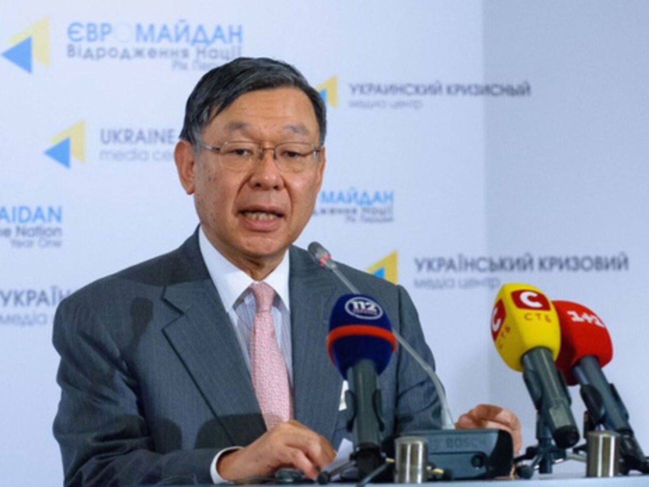 Посол: В Японии запрещено продавать оружие воюющим странам