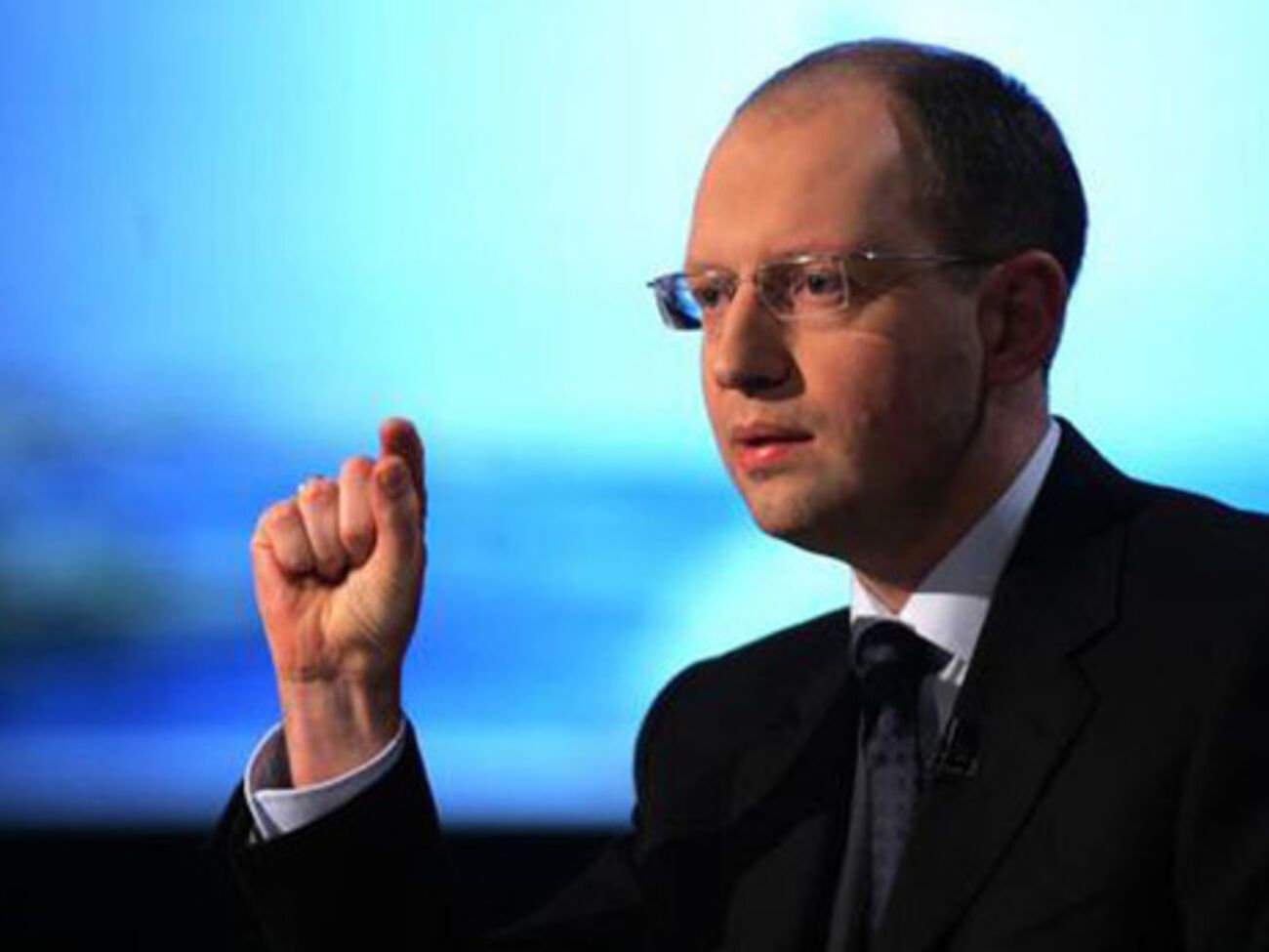 Яценюк: Кабмин&nbsp;надеется на поддержку парламентом отмены неприкосновенности народных депутатов и судей