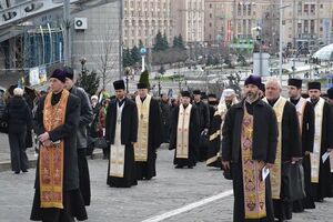 Ход начался от храма Святого Василия Великого и закончилась на улице Институтской