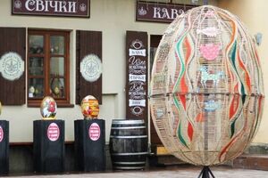 Трехметровая писанка во Львове