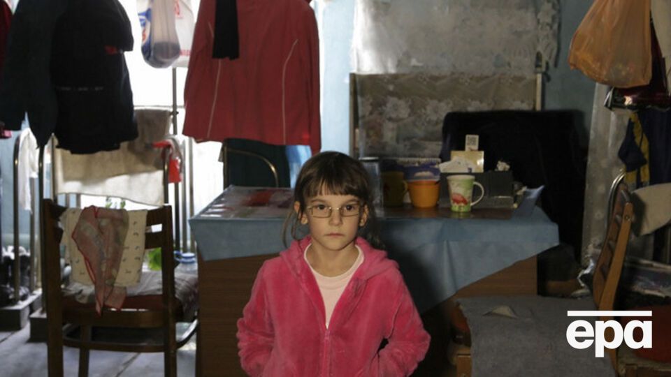 329 303 семьи обратились за денежной помощью