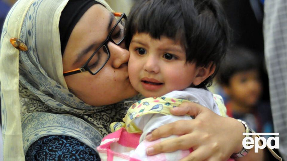 Иностранцы покидают Йемен, где 26 марта началась военная операция, которую проводят Саудовская Аравия и страны Персидского залива