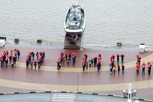 Люди в Нижнем Новгороде выстроились словом "БОРИСЬ" в память о Немцове