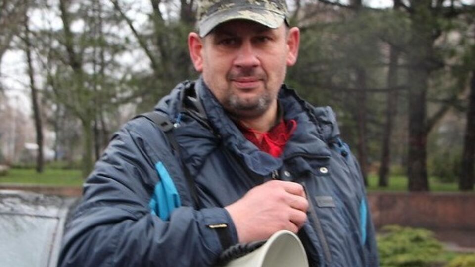 Организатор автопробега --- николаевский активист Александр Янцен