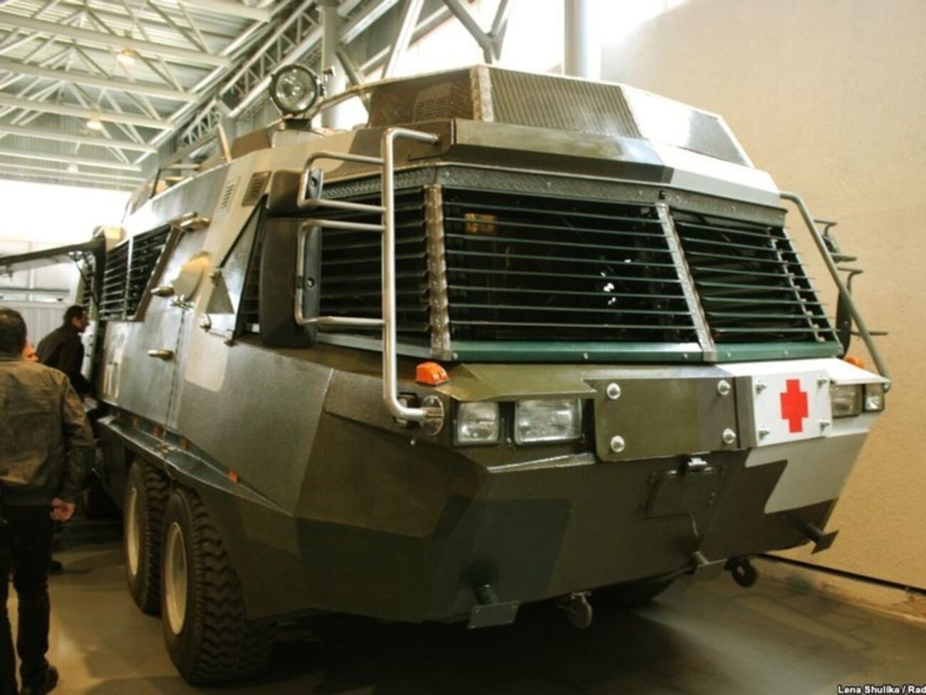 Беспилотники и бронежилет-вышиванка. В Киеве проходит выставка оружия и амуниции. Фоторепортаж