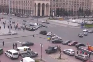 Момент столкновения засняла веб-камера на Майдане Незалежности