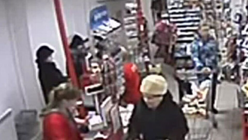 81-летняя блокадница умерла в полицейском участке по вине директора магазина, считают в Следкоме РФ