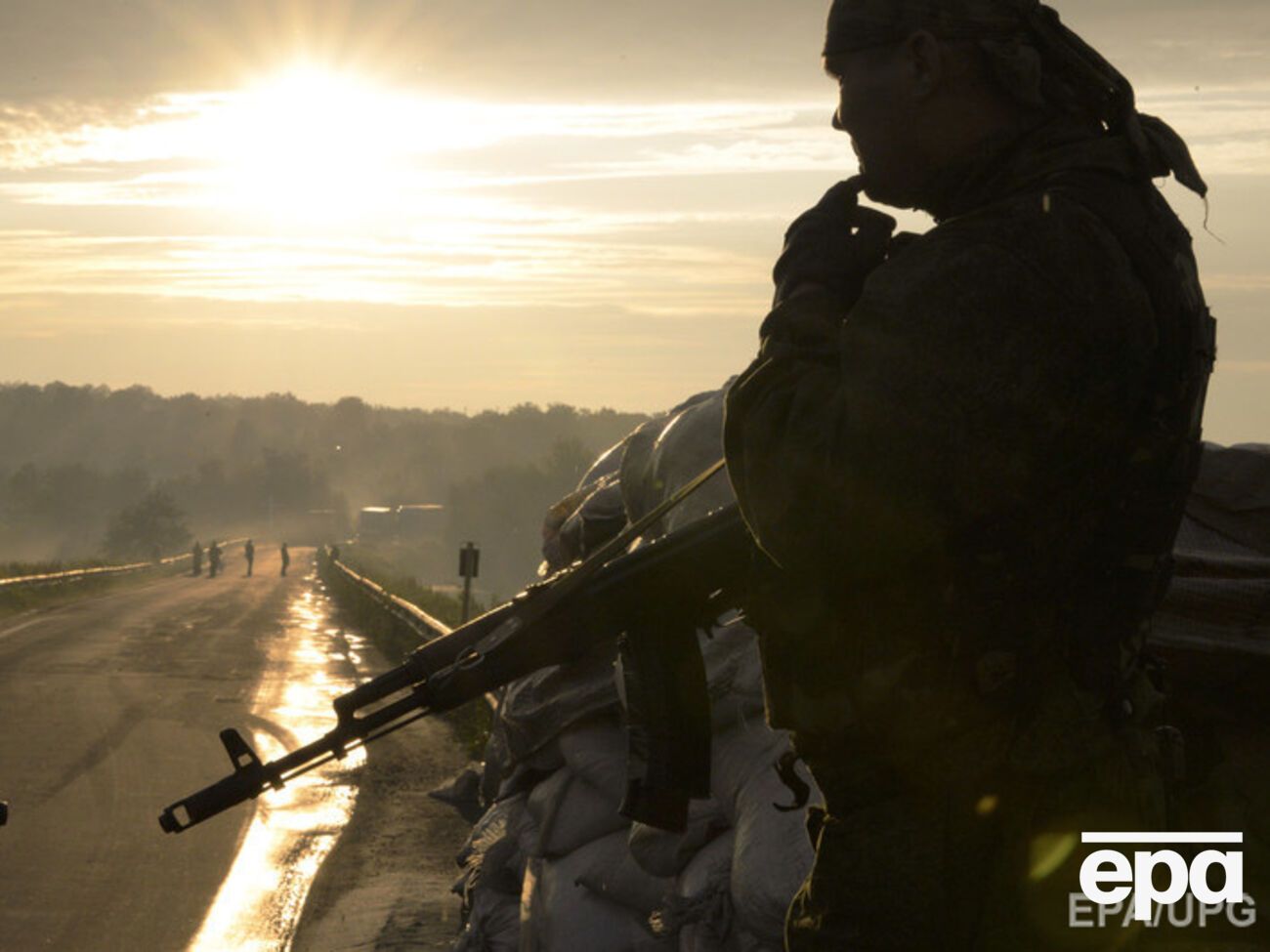 Позиции украинских войск обстреливают из танков и минометов