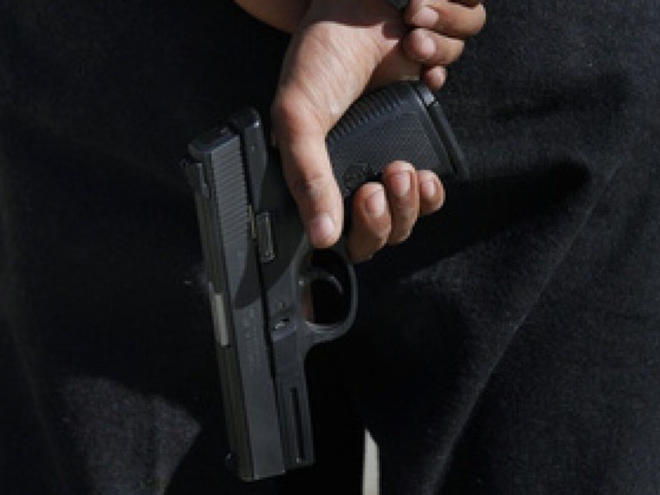 В больнице неизвестные устроили стрельбу