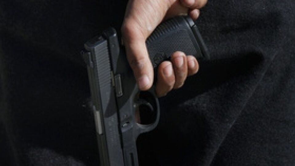 В больнице неизвестные устроили стрельбу