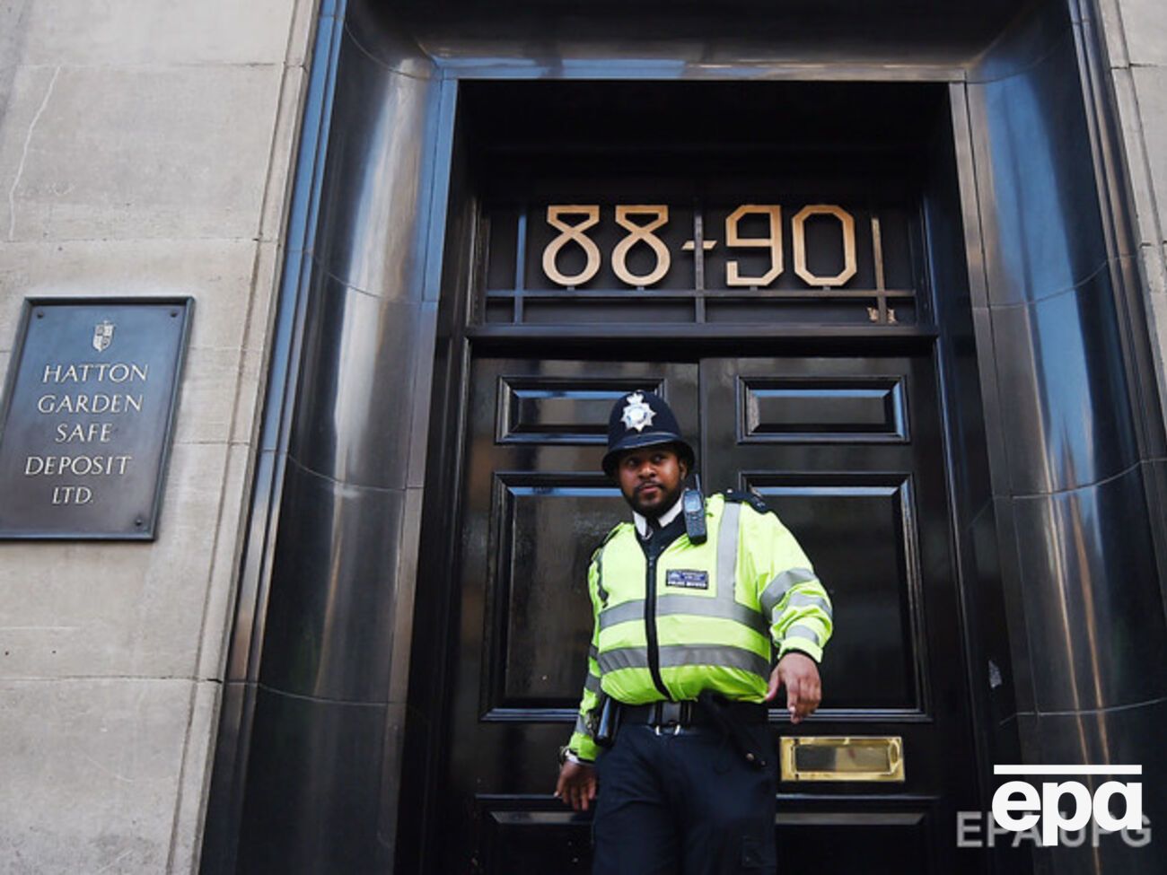 Пропажу драгоценностей обнаружили только во вторник утром