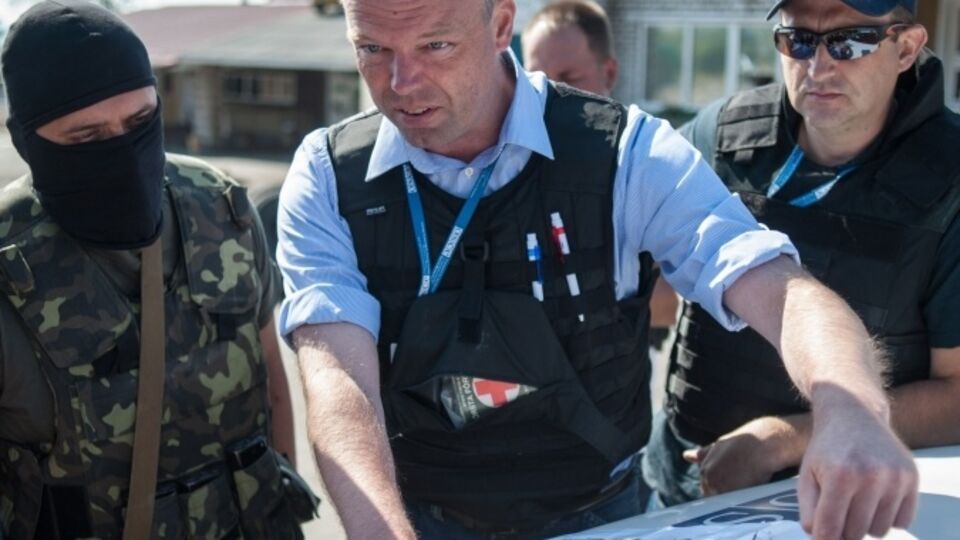 Хаг приедет на Донбасс