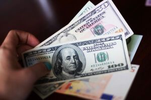 Соцопрос: Каждый десятый украинец оценивает уровень своего материального положения как очень низкий