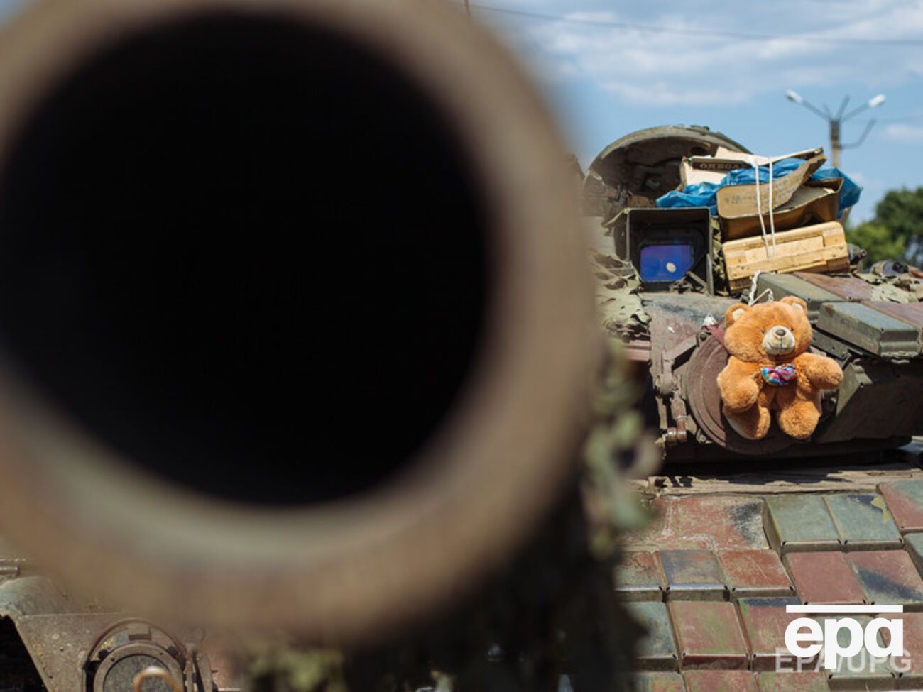 Украина отвела тяжелое вооружение