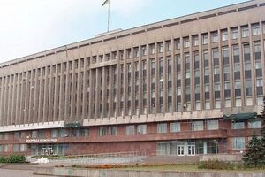 Активисты угрожают не выпустить депутатов из Запорожского облсовета, пока они не признают четко Россию агрессором