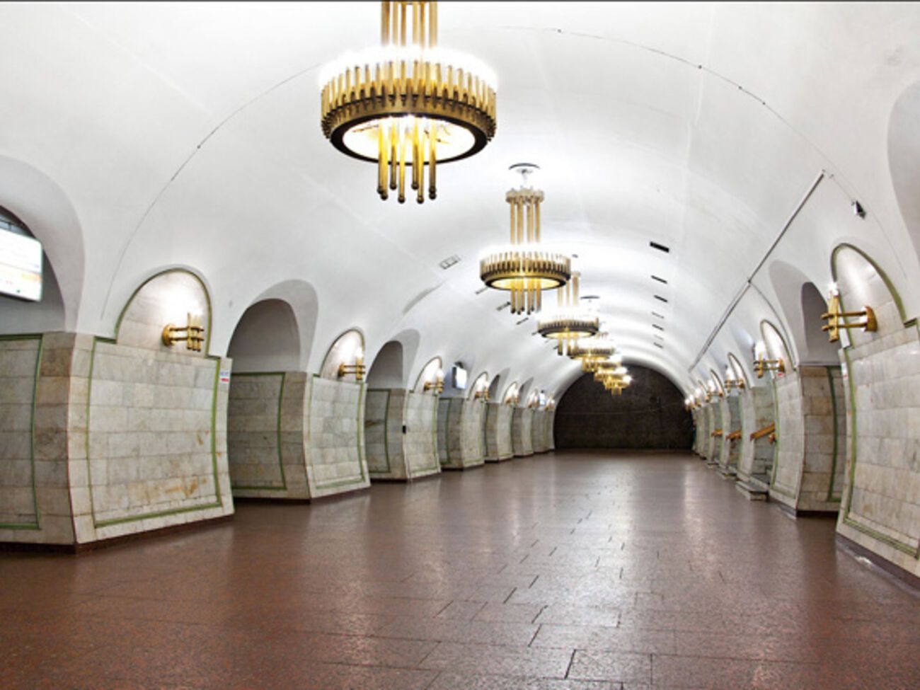 На "Льва Толстого" ищут взырвчатку