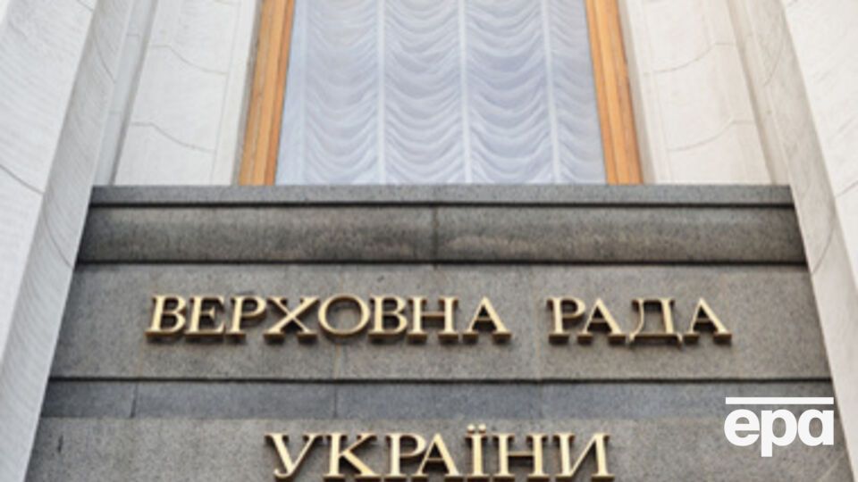 СМИ: 10 нардепов, сложивших депутатские полномочия еще в 2012 году, до сих пор не сдали служебное жилье