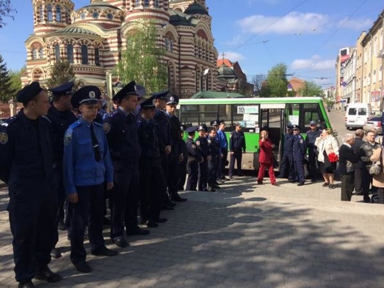 СМИ: В Харькове&nbsp;милиции пришлось разнимать участников первомайского митинга и их противников